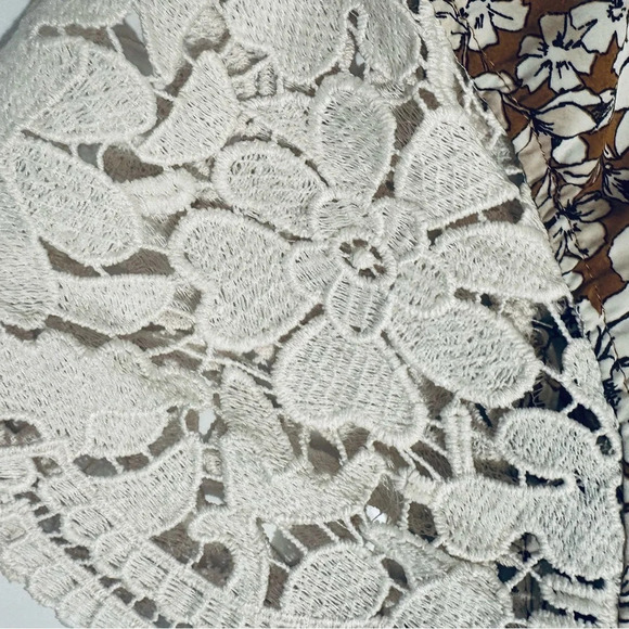 Floral Lace Trim Top - Brown - Picture 9 of 13